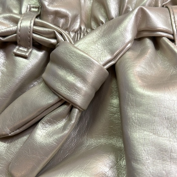 Payless Metallic Silver Gold Shoulder Handbag EUC - Picture 4 of 12